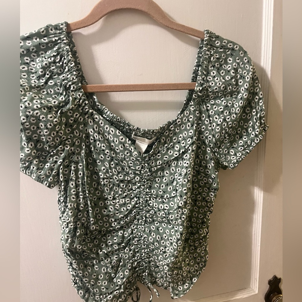Adjustable crop top green and white floral print